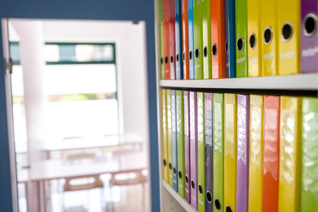 Darwins Centro de Explicações Alcabideche, Tutoria, Línguas, Psicologia, Cascais Media Galerias Explicações, Tutoria, Preparação Exames, Línguas, Psicologia, Línguas em Alcabideche, Cascais - DarWins